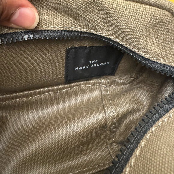 Authentic Marc Jacob’s Cross-Body - Picture 4 of 5